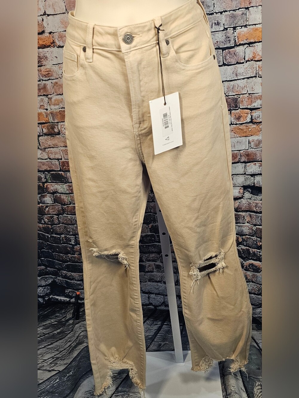 Hidden Happi High Rise Crop Flare Jeans NWT Size 27 Khaki Distressed Raw Hem